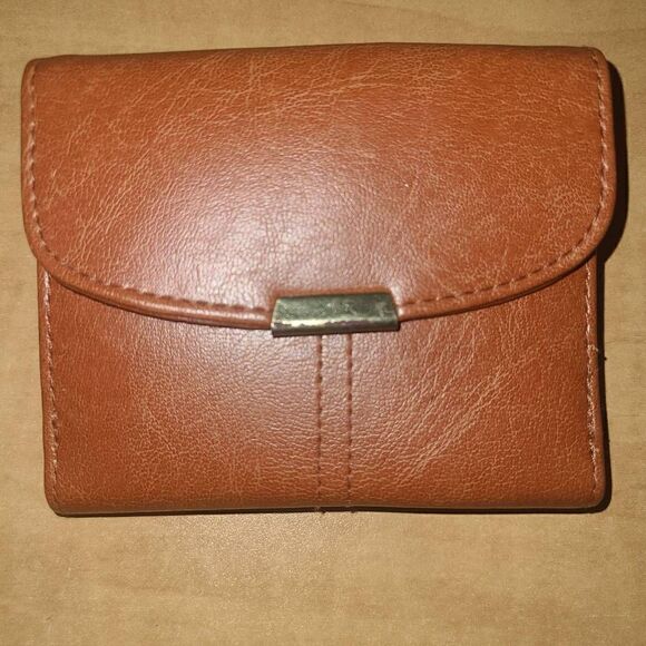 "Classic Elegance: Vintage Tan Leather Wallet for Timeless Style" - Picture 1 of 9